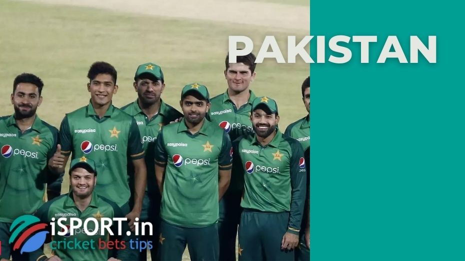 Fans want Pakistan to play against India