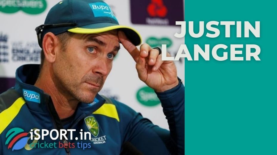 Justin Langer has never applied for the post of head coach of the England squad